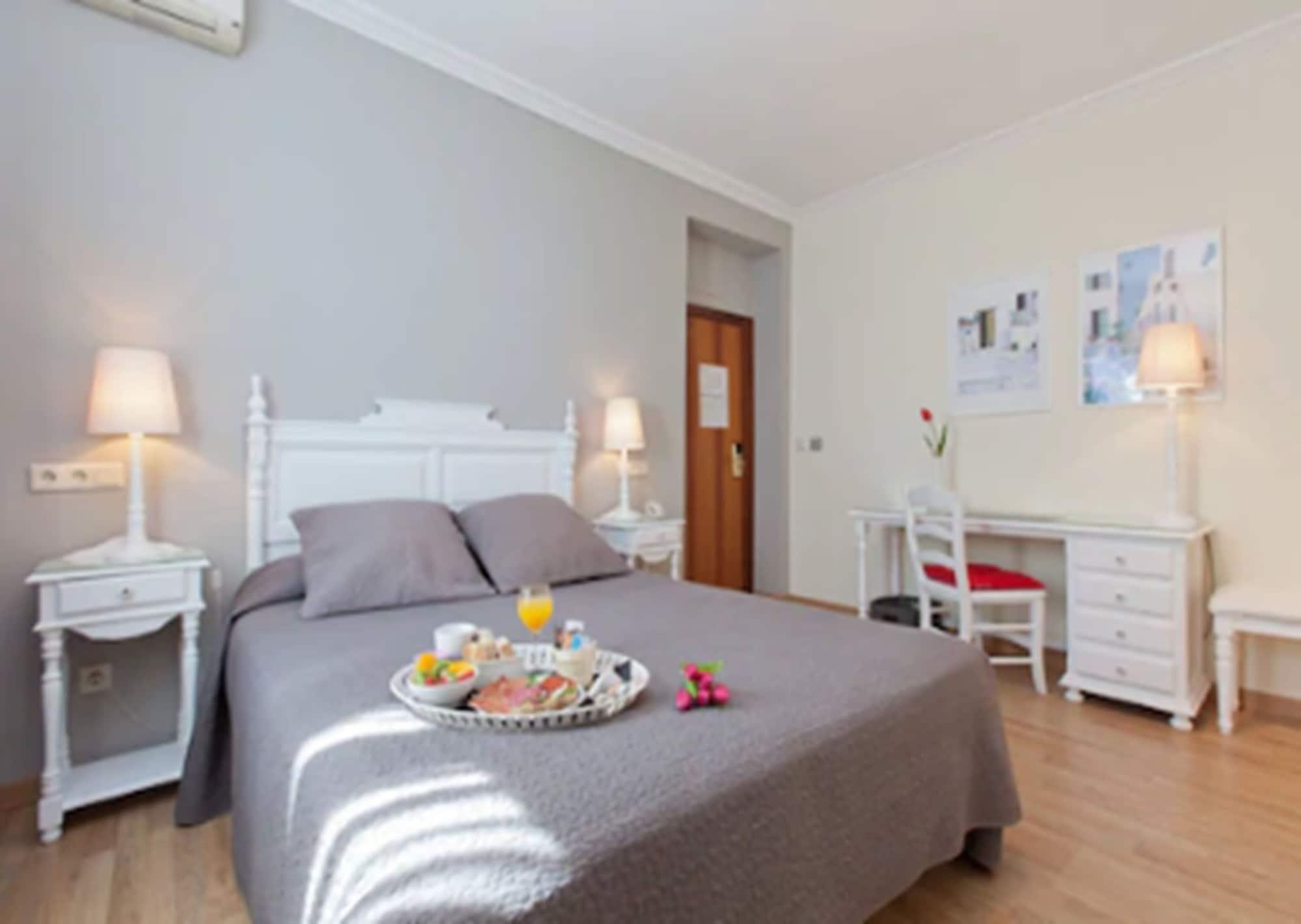 Hotel Mr Costa Blanca Denia Bagian luar foto