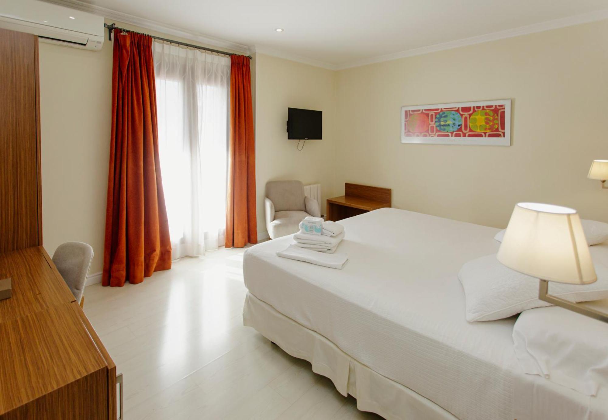 Hotel Mr Costa Blanca Denia Bagian luar foto