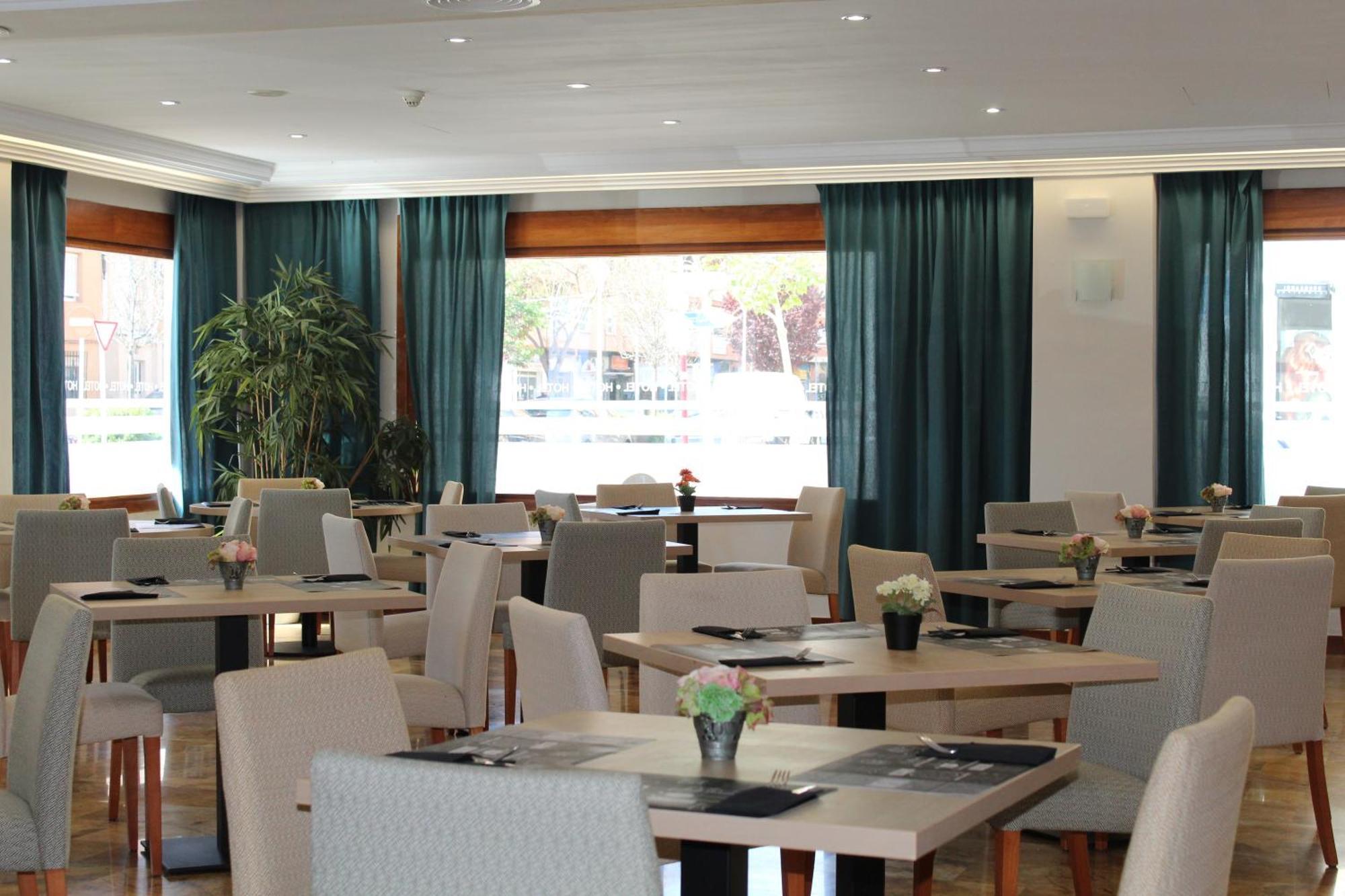 Hotel Mr Costa Blanca Denia Bagian luar foto